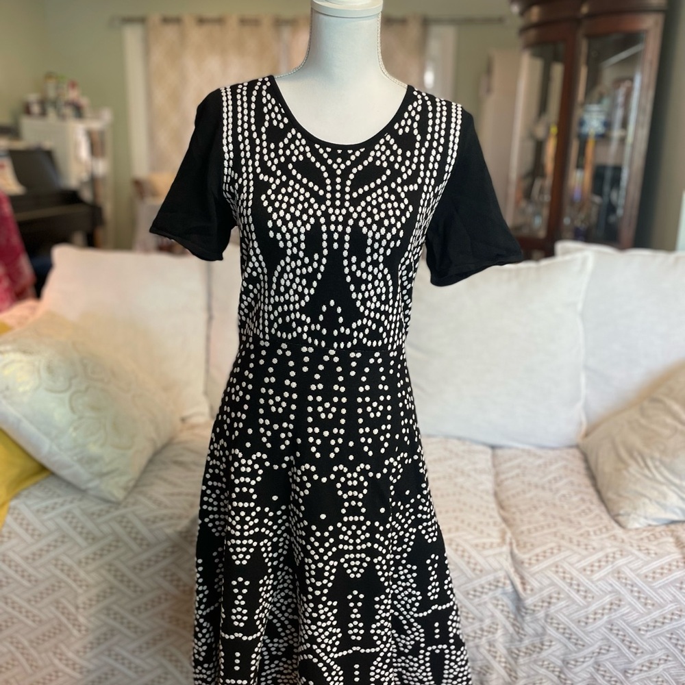Carmen Marc Valvo Black & White Fit & Flare Dress